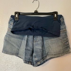 Maternity shorts